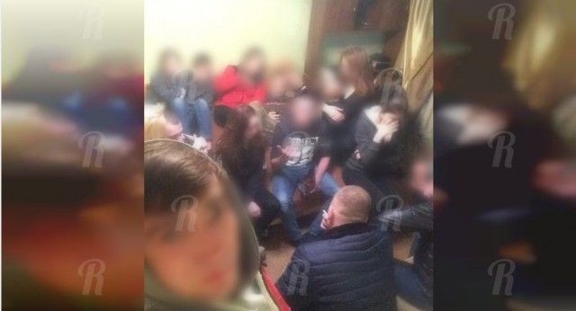 Как отдыхают подростки «на вписке» в самом центре Смоленска