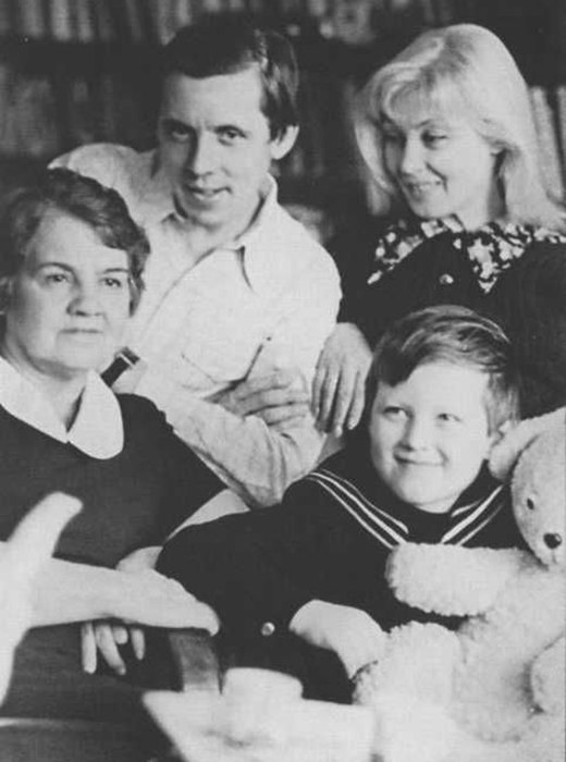Самые драматичные и скандальные разводы российских знаменитостей Самые драматичные и скандальные разводы российских знаменитостей