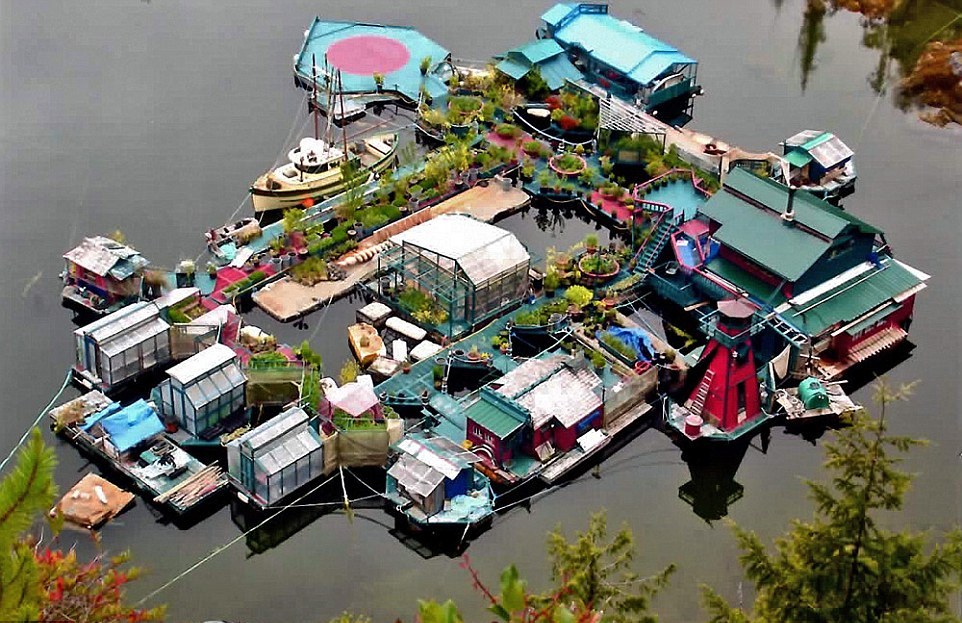 Невероятный дом на воде Невероятный дом на воде