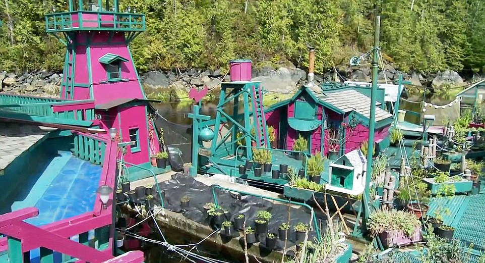 Невероятный дом на воде Невероятный дом на воде
