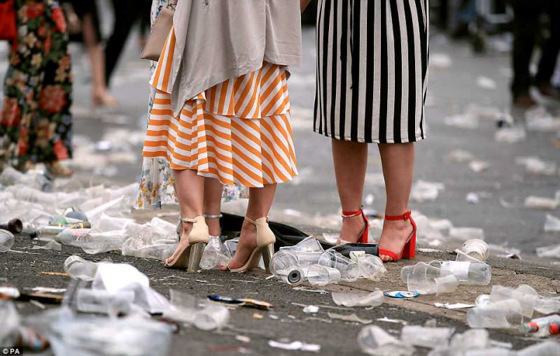 Ladies Day на скачках в Эйнтри