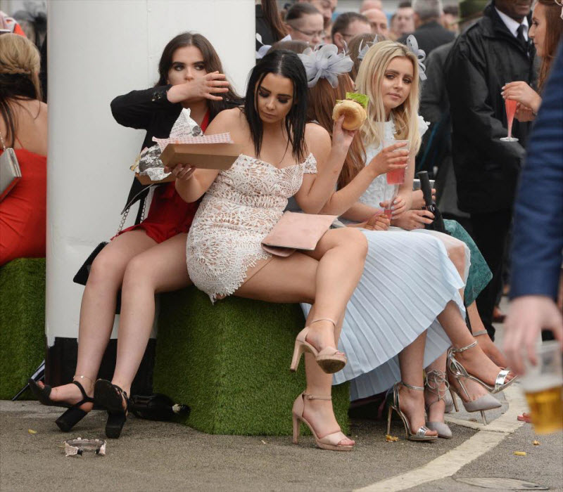 Ladies Day на скачках в Эйнтри