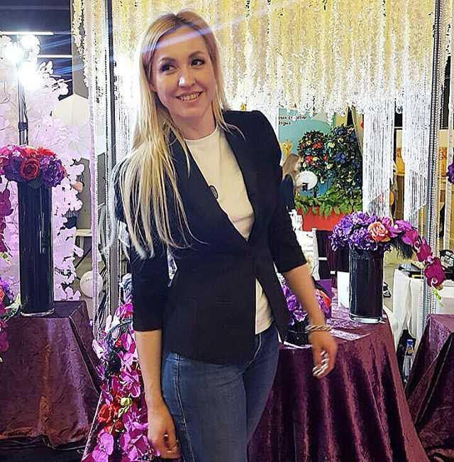 Потрясающие мраморно-зеркальные десерты Ольги Носковой, выглядящие слишком красивыми, чтобы их съесть Потрясающие мраморно-зеркальные десерты Ольги Носковой, выглядящие слишком красивыми, чтобы их съесть