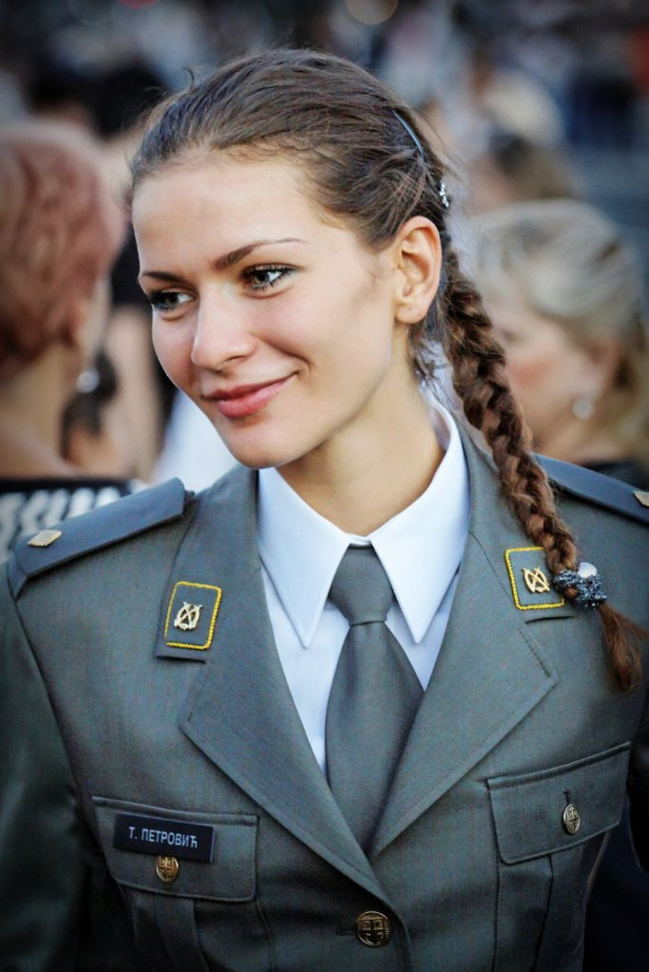 Симпатичные девушки в армии