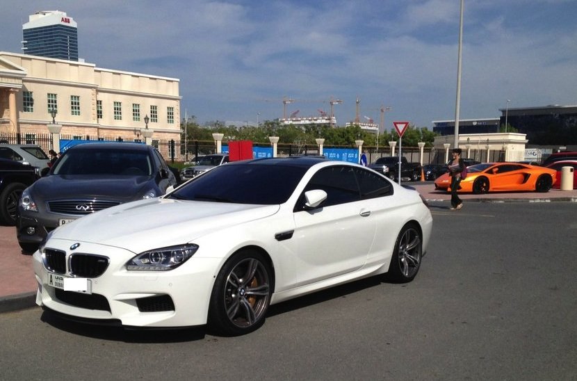 Автомобили студентов в Дубае Автомобили студентов в Дубае