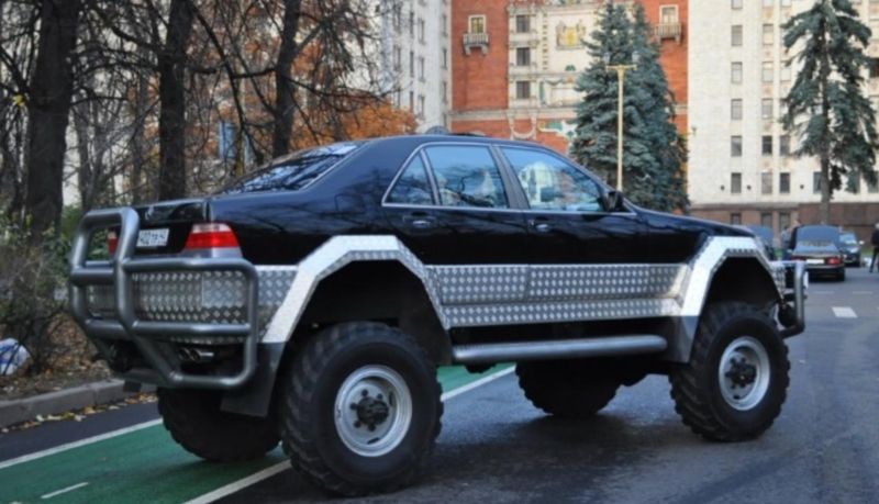 Мужик скрестил Mercedes с шасси ГАЗ-66 и получил 'франкенштейна'