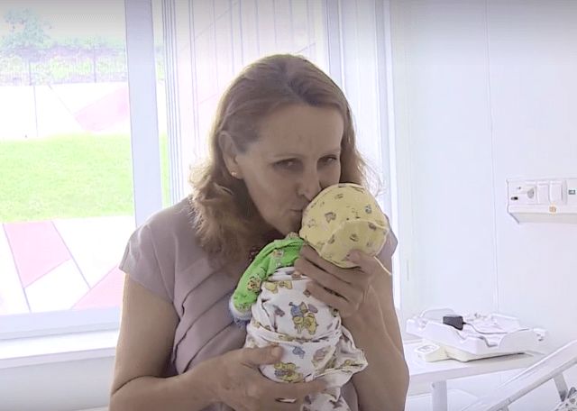 51-летняя женщина из Владивостока родила тройню