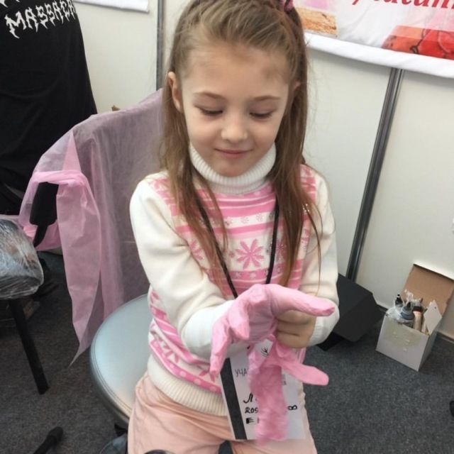 Елизавета Борисова - 7-летний тату-мастер из Екатеринбурга Елизавета Борисова - 7-летний тату-мастер из Екатеринбурга