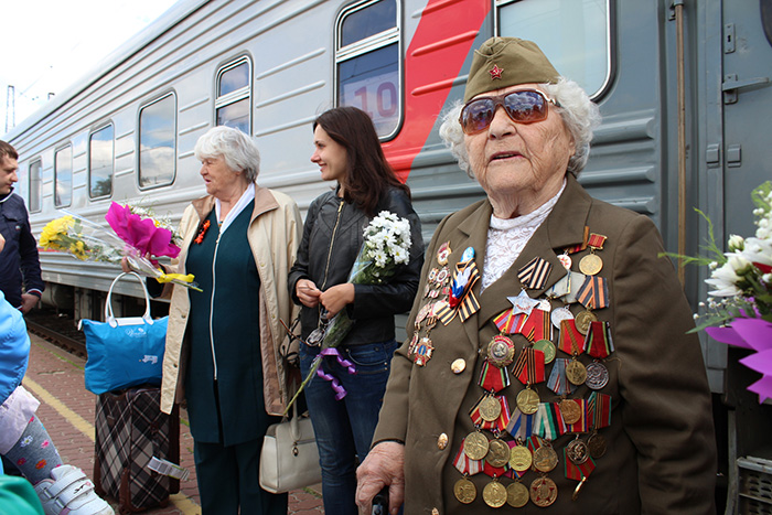 Пенсионерка из Белгорода прыгнула с парашютом в 93 года и останавливаться не собирается Пенсионерка из Белгорода прыгнула с парашютом в 93 года и останавливаться не собирается