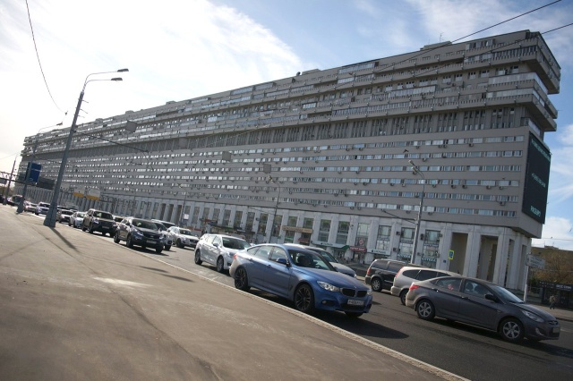 Необычное 14-этажное здание в Москве Необычное 14-этажное здание в Москве
