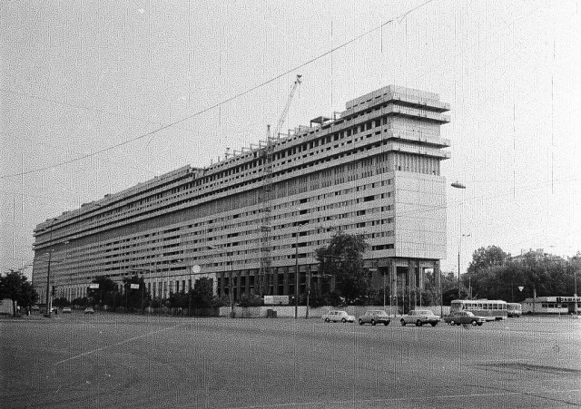 Необычное 14-этажное здание в Москве Необычное 14-этажное здание в Москве