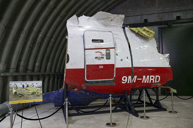 Рейс MH17: останки лайнера Боинг 777 Рейс MH17: останки лайнера Боинг 777
