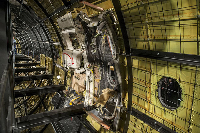 Рейс MH17: останки лайнера Боинг 777 Рейс MH17: останки лайнера Боинг 777