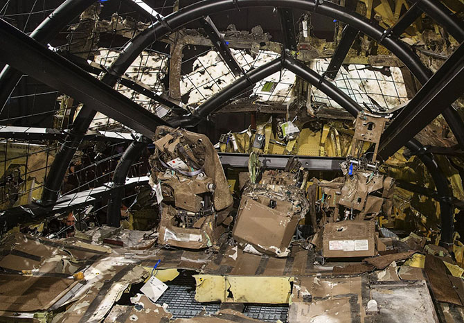 Рейс MH17: останки лайнера Боинг 777 Рейс MH17: останки лайнера Боинг 777