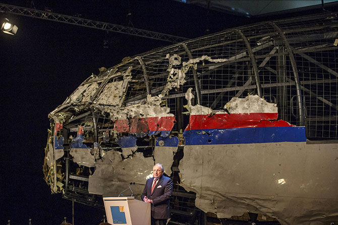 Рейс MH17: останки лайнера Боинг 777 Рейс MH17: останки лайнера Боинг 777