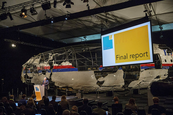 Рейс MH17: останки лайнера Боинг 777 Рейс MH17: останки лайнера Боинг 777