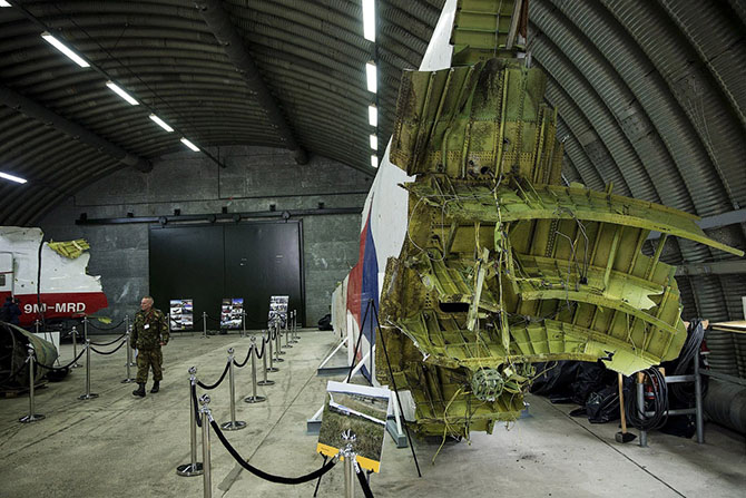 Рейс MH17: останки лайнера Боинг 777 Рейс MH17: останки лайнера Боинг 777