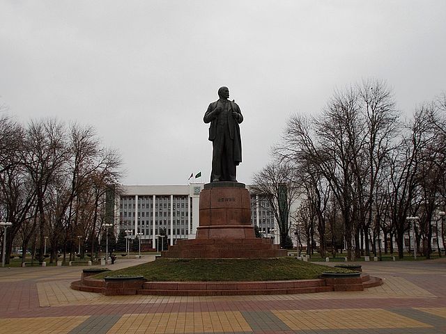 Почему многим российским городам и улицам не меняют советские названия Почему многим российским городам и улицам не меняют советские названия