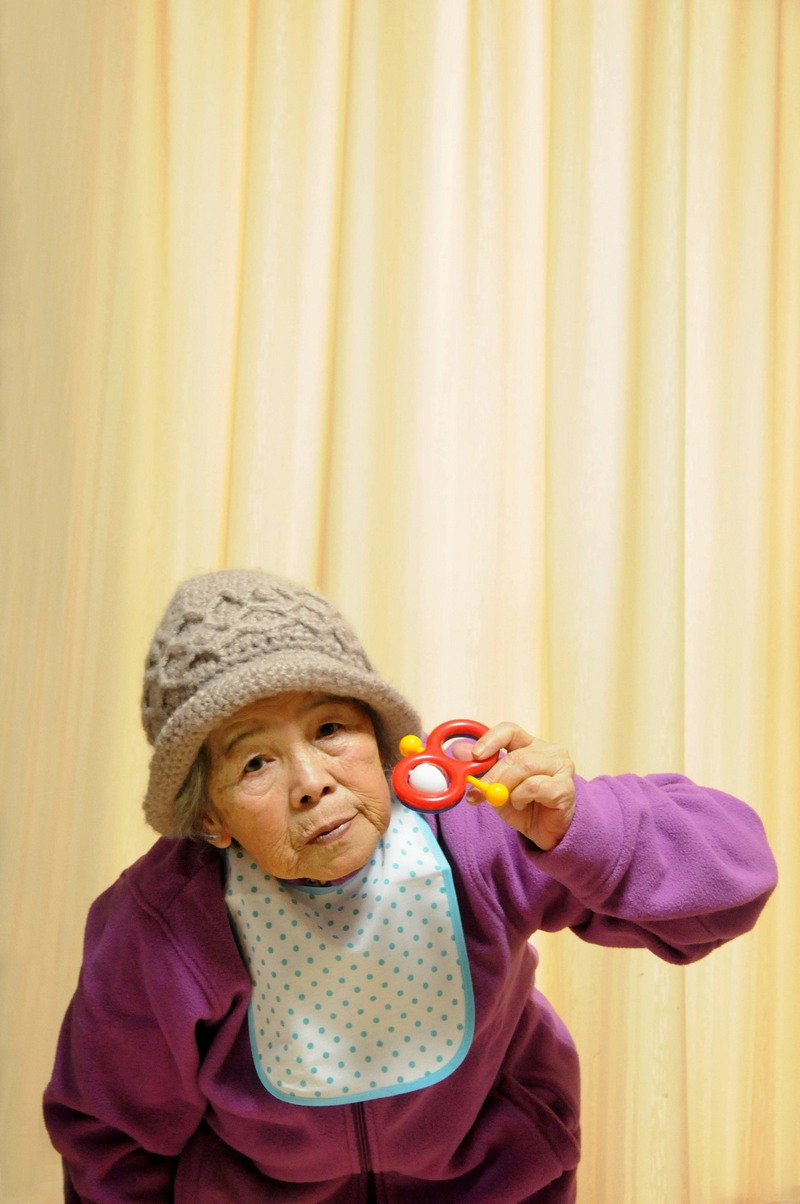 89-летняя японка делает забавные автопортреты 89-летняя японка делает забавные автопортреты