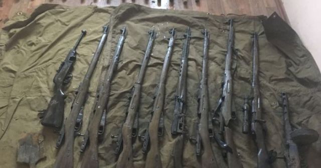 На борту поднятого бронекатера БК-31 найдено большое количество оружия На борту поднятого бронекатера БК-31 найдено большое количество оружия