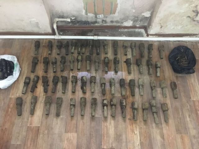 На борту поднятого бронекатера БК-31 найдено большое количество оружия На борту поднятого бронекатера БК-31 найдено большое количество оружия