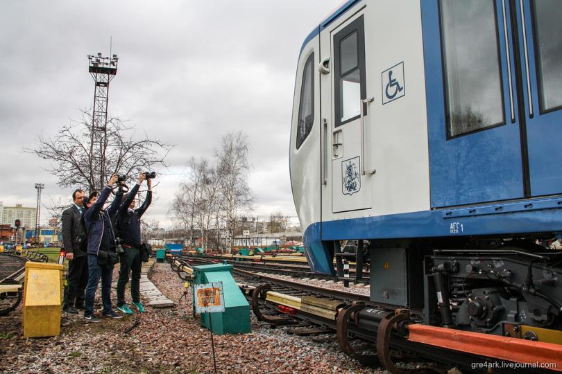 Все достоинства и недостатки нового поезда московского метро Все достоинства и недостатки нового поезда московского метро