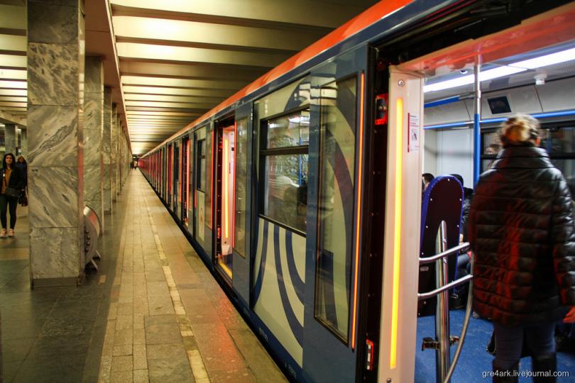 Все достоинства и недостатки нового поезда московского метро Все достоинства и недостатки нового поезда московского метро