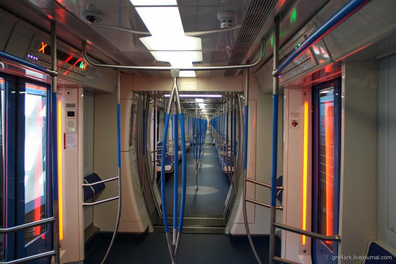 Все достоинства и недостатки нового поезда московского метро Все достоинства и недостатки нового поезда московского метро