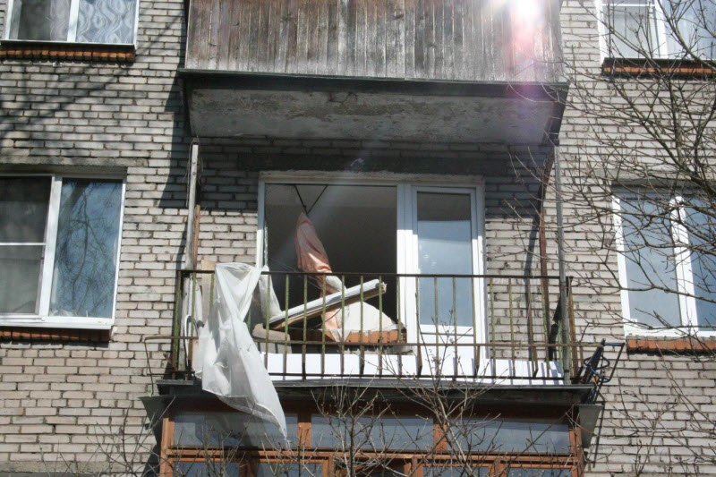 Бомбануло. Взрыв самогонного аппарата разрушил квартиру