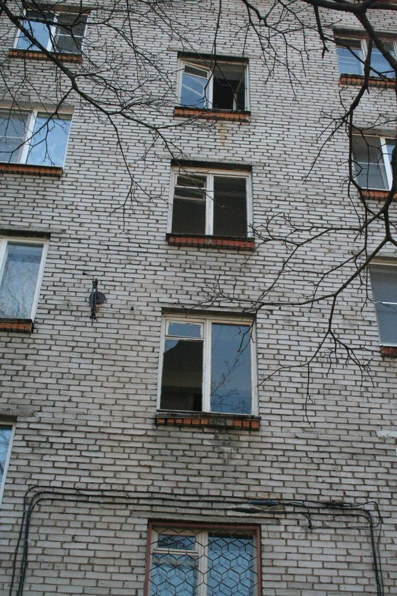 Бомбануло. Взрыв самогонного аппарата разрушил квартиру