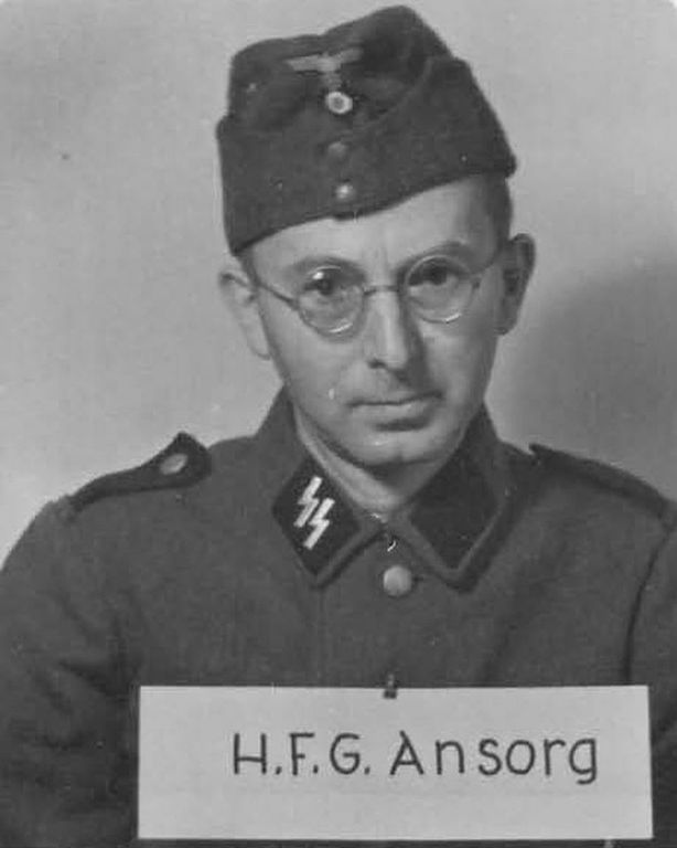Охранники Освенцима 1940-1945 годов Охранники Освенцима 1940-1945 годов