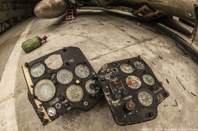 Прогулка по заброшенным подземным авиабазам Восточной Европы Прогулка по заброшенным подземным авиабазам Восточной Европы