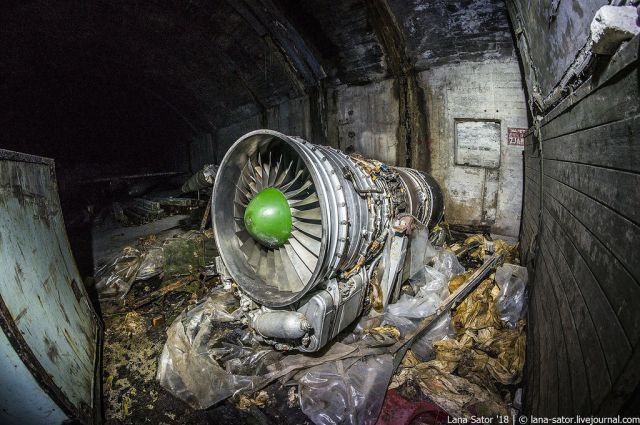 Прогулка по заброшенным подземным авиабазам Восточной Европы Прогулка по заброшенным подземным авиабазам Восточной Европы