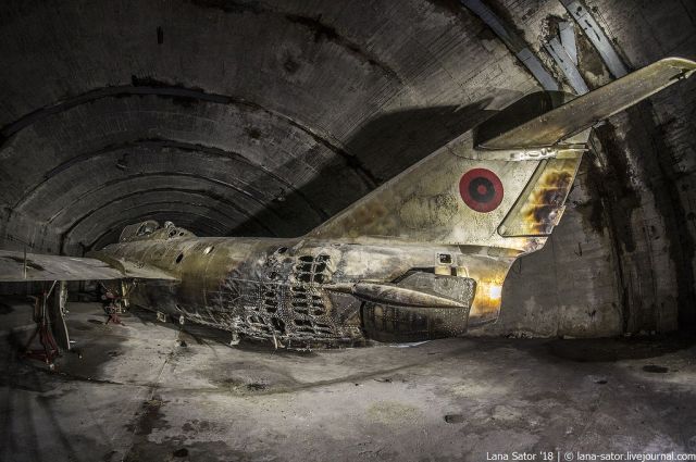 Прогулка по заброшенным подземным авиабазам Восточной Европы Прогулка по заброшенным подземным авиабазам Восточной Европы