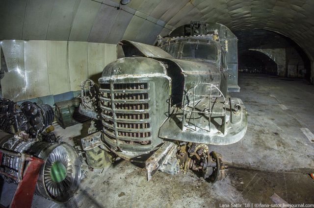 Прогулка по заброшенным подземным авиабазам Восточной Европы Прогулка по заброшенным подземным авиабазам Восточной Европы