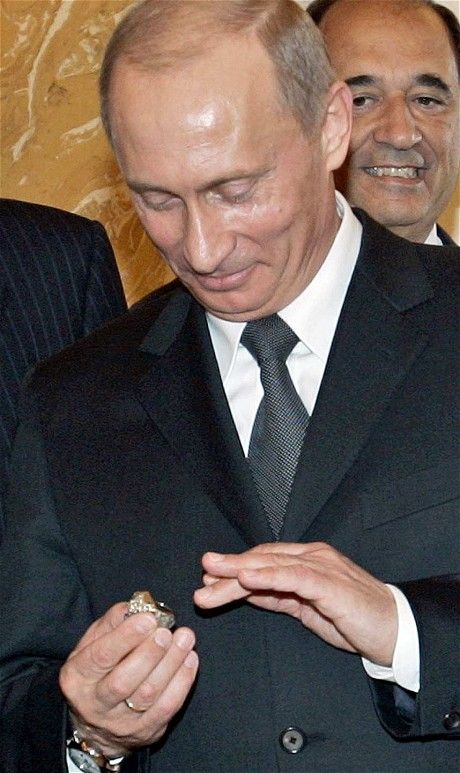 Путин отработал перстень Путин отработал перстень
