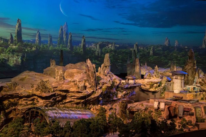 Парк развлечений «Star Wars Land» от компании Disney