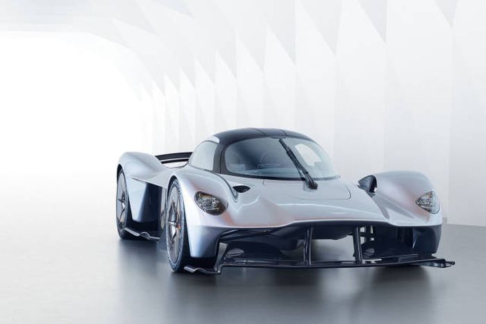 Aston Martin представил серийную версию гиперкара Valkyrie