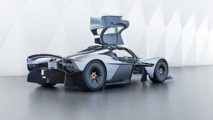 Aston Martin представил серийную версию гиперкара Valkyrie