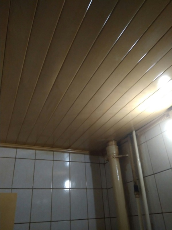 Когда в общественном туалете регулярно курят