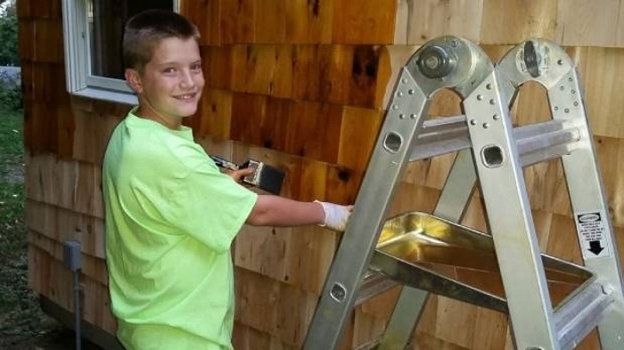 13-летний мальчик построил себе дом 13-летний мальчик построил себе дом