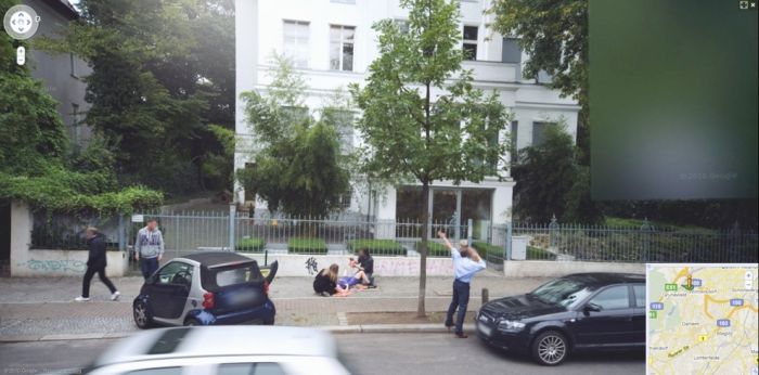 Странные фотографии с Google Street. Часть 2