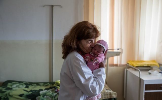 Сельский врач, которая заботится о 1700 пациентах