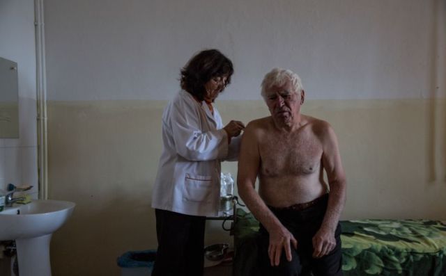 Сельский врач, которая заботится о 1700 пациентах