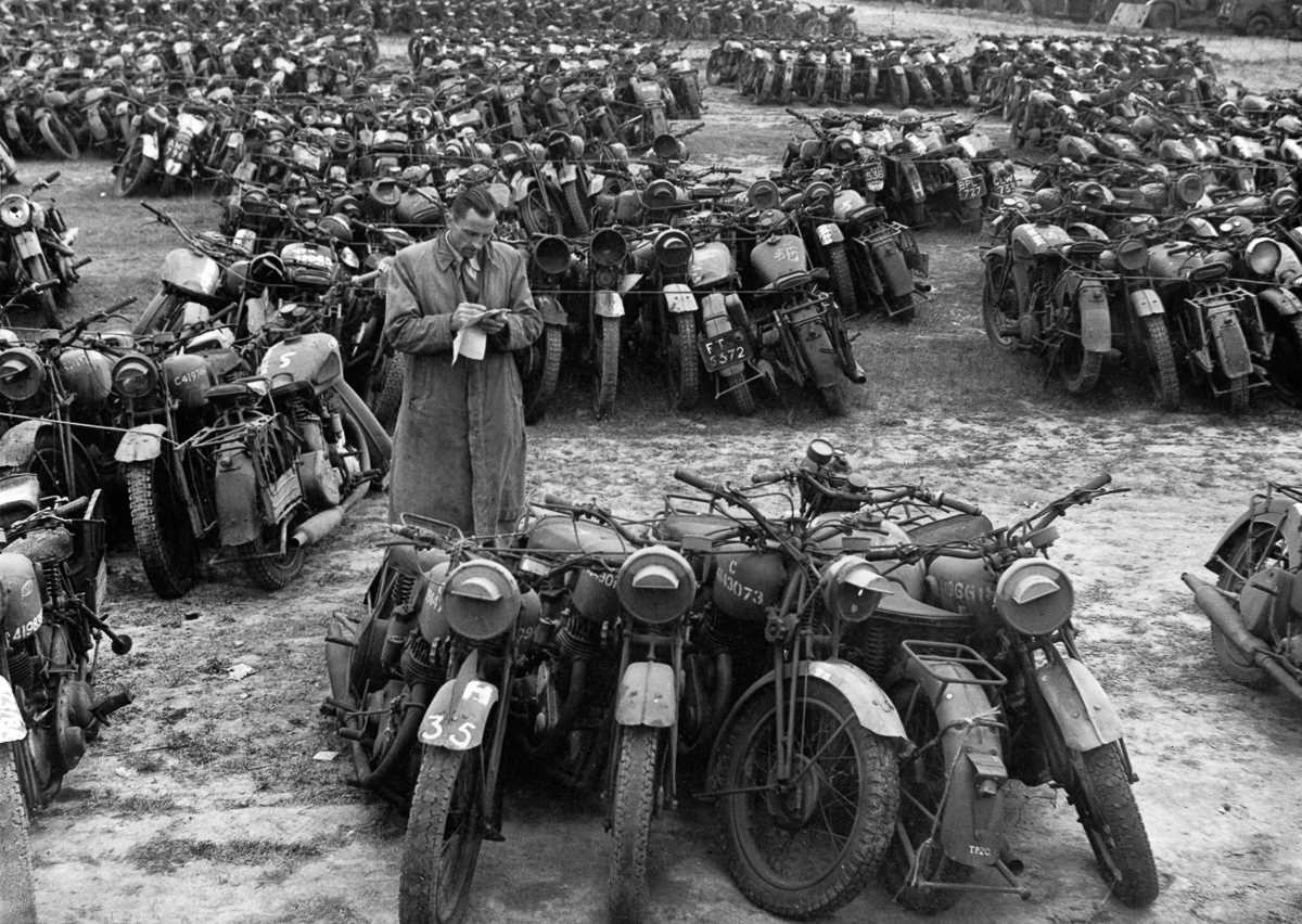 Кладбища военной техники в США (1946-1949 год) Кладбища военной техники в США (1946-1949 год)
