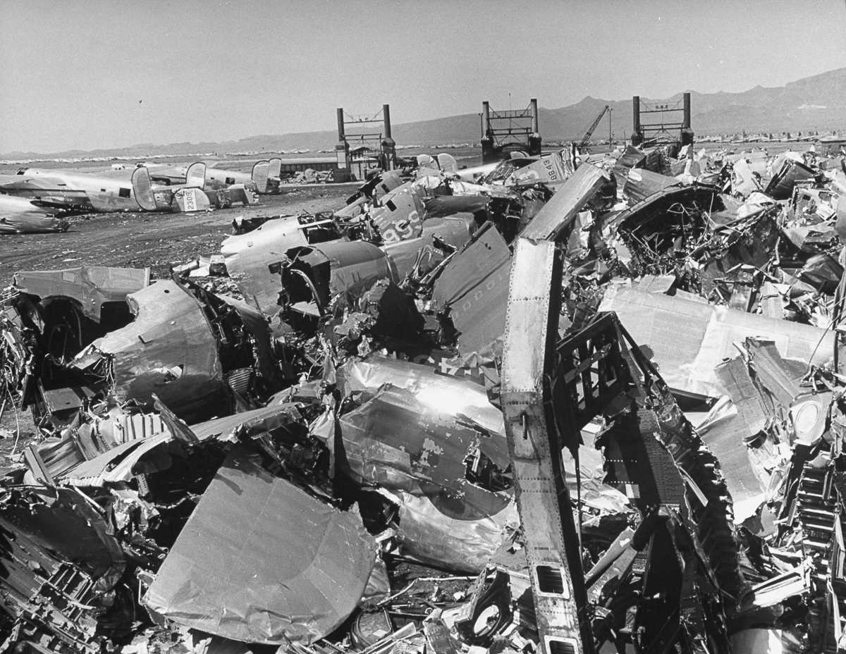 Кладбища военной техники в США (1946-1949 год) Кладбища военной техники в США (1946-1949 год)