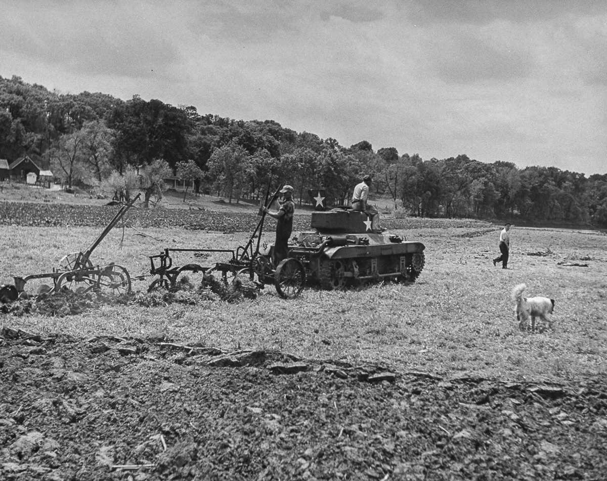 Кладбища военной техники в США (1946-1949 год) Кладбища военной техники в США (1946-1949 год)