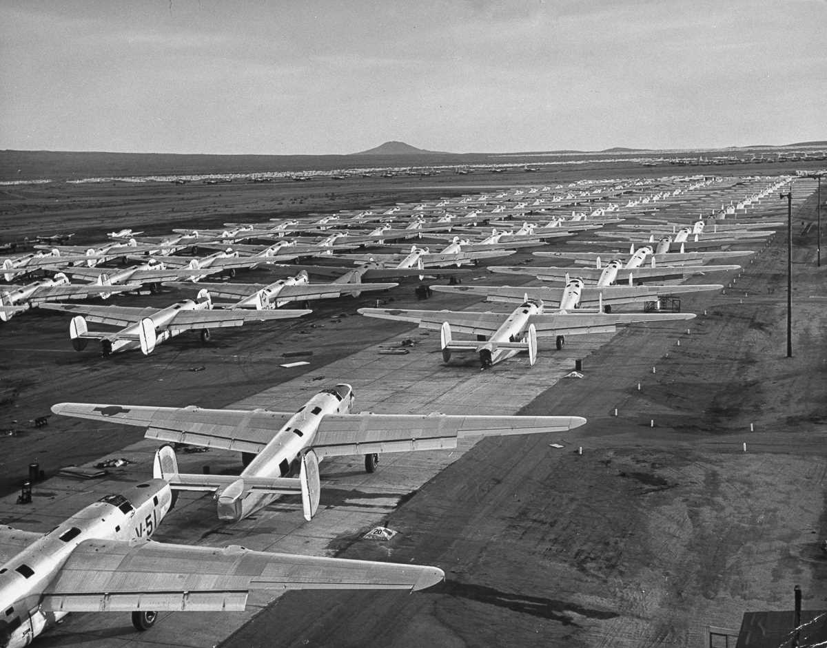 Кладбища военной техники в США (1946-1949 год) Кладбища военной техники в США (1946-1949 год)