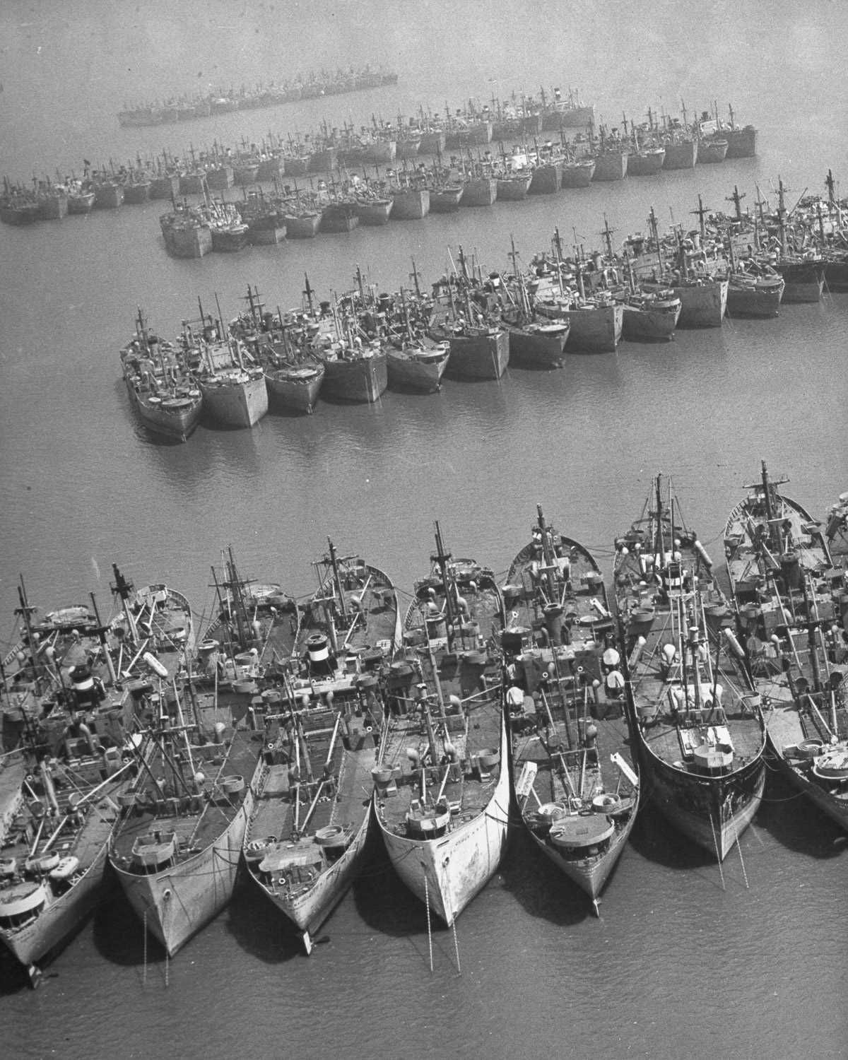 Кладбища военной техники в США (1946-1949 год) Кладбища военной техники в США (1946-1949 год)