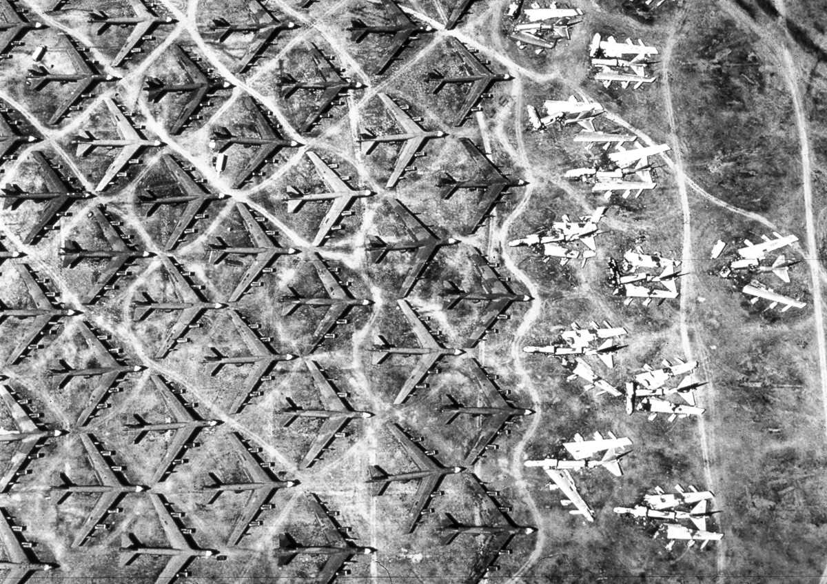 Кладбища военной техники в США (1946-1949 год) Кладбища военной техники в США (1946-1949 год)